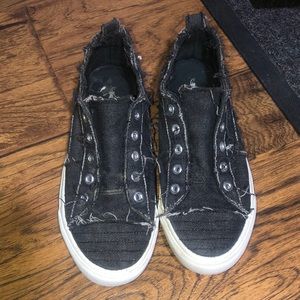 Black distressed Babalu Corkys